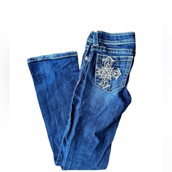 Miss Me size 26 cross embroidered design on back pockets - Picture 1 of 4